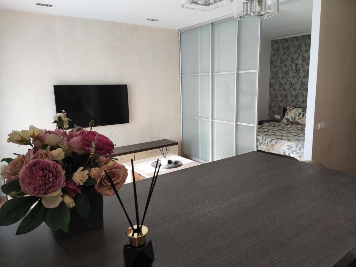 Nikoletos Apartamentai Паневежис Екстер'єр фото